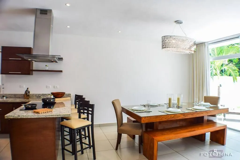 Casa Cielo Family House Villa Playa del Carmen 0*,  Mexikó